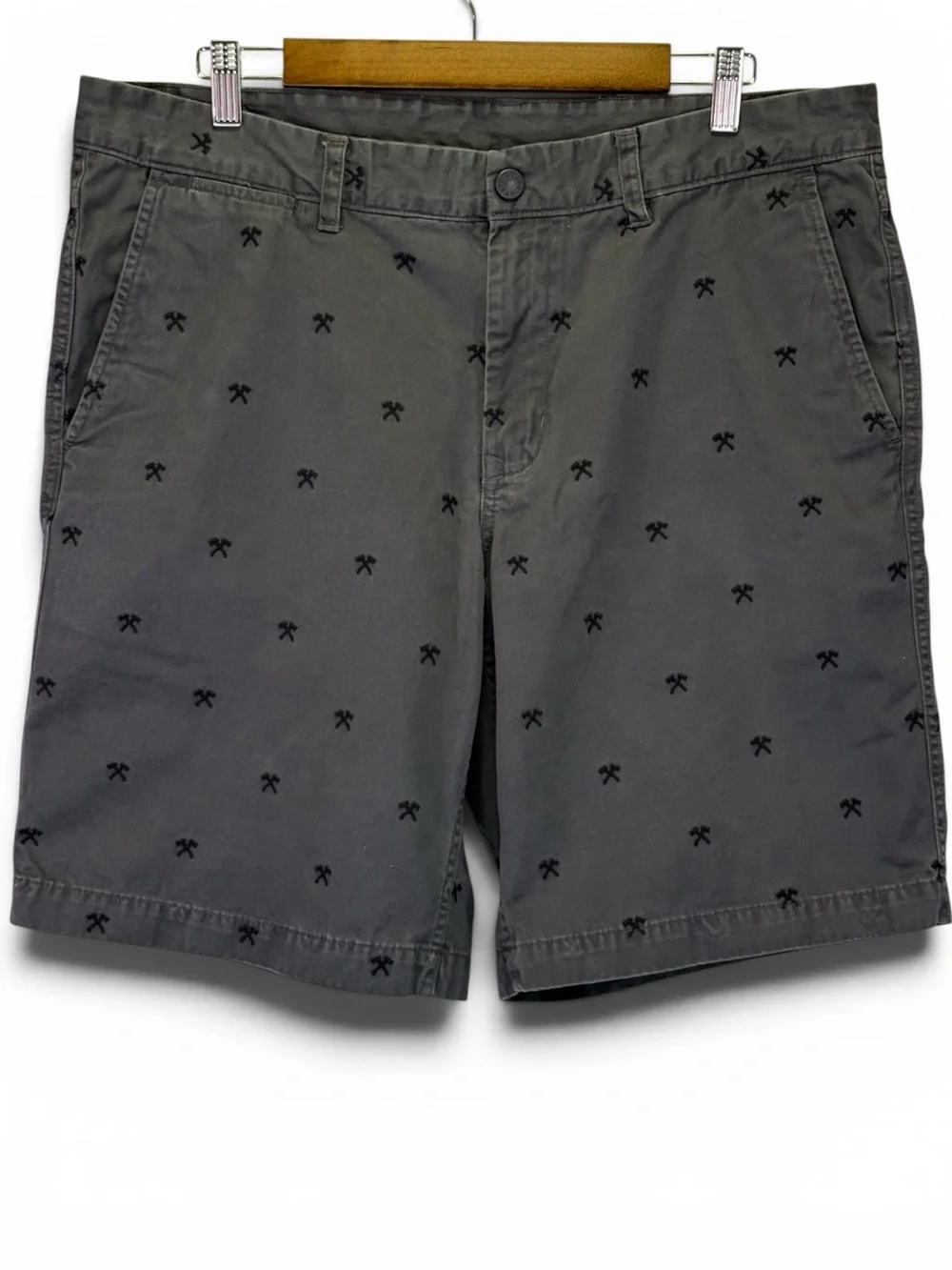 The North Face Men's Grey Embroidered Ice‎ Axe Chino Shorts Size 36